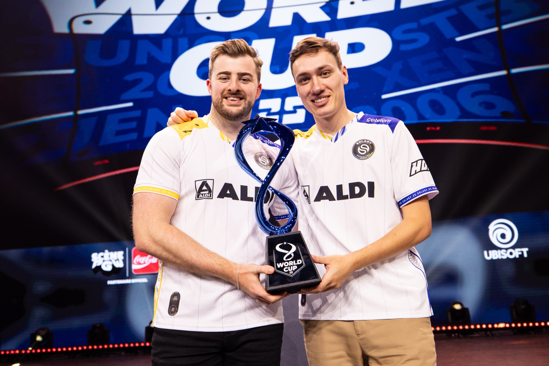 CHAMPIONS DU MONDE SUR TRACKMANIA !